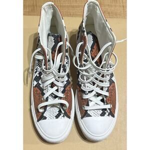 Chuck Taylor Allstar Hi Top Snake Skin Women’s Size 10
